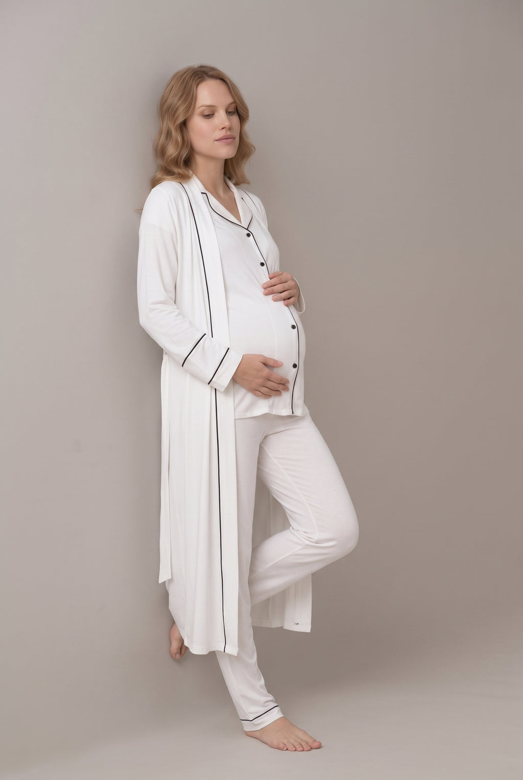 Şık Tasarım Önden Dügmeli Ayarlanabilir Bel Özellikli Emzirme Kolaylıgı Saglayan Pamuklu Lohusa Hamile Sabahlıklı Pijama Takımı 08098