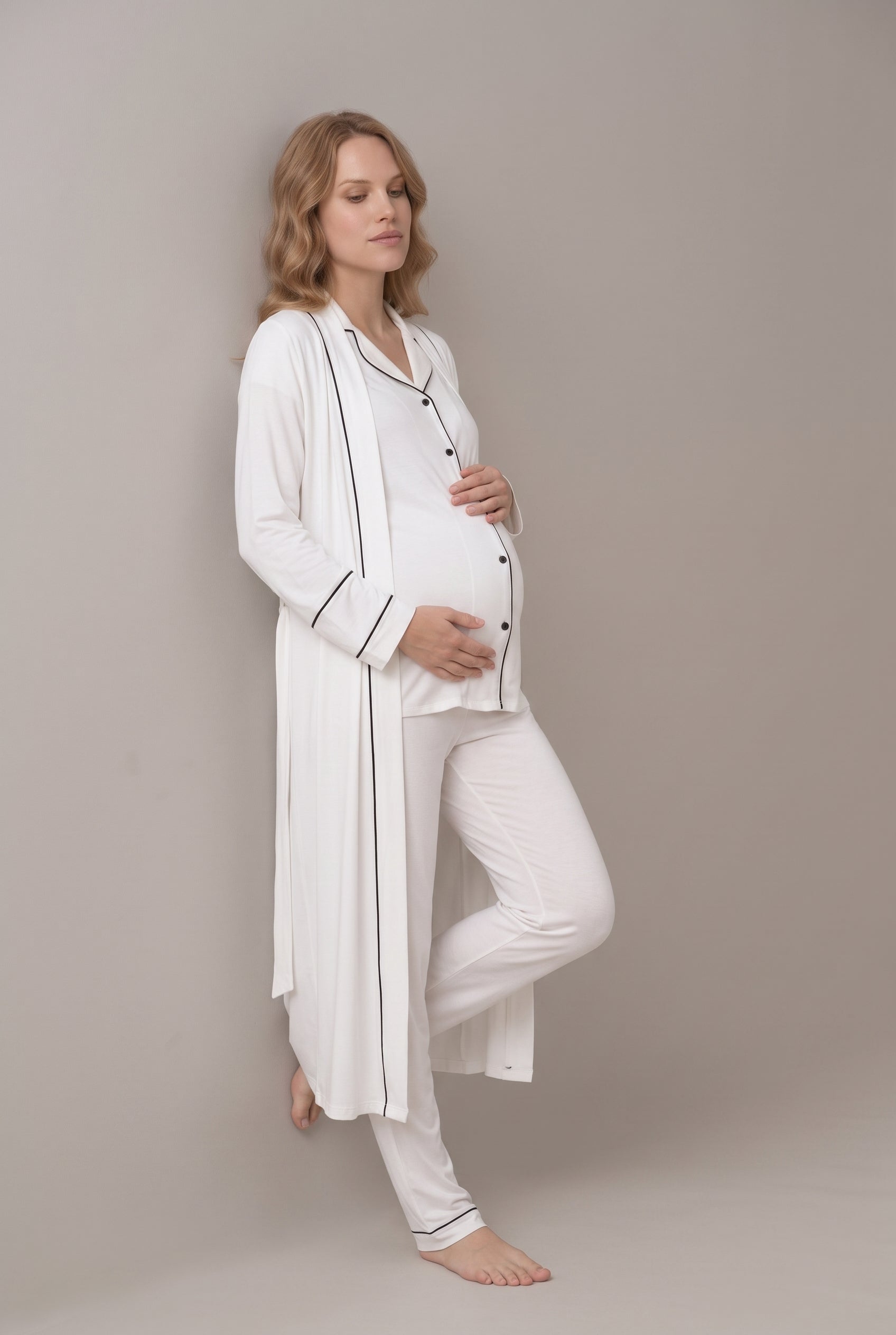 Şık Tasarım Önden Dügmeli Ayarlanabilir Bel Özellikli Emzirme Kolaylıgı Saglayan Pamuklu Lohusa Hamile Sabahlıklı Pijama Takımı 08098